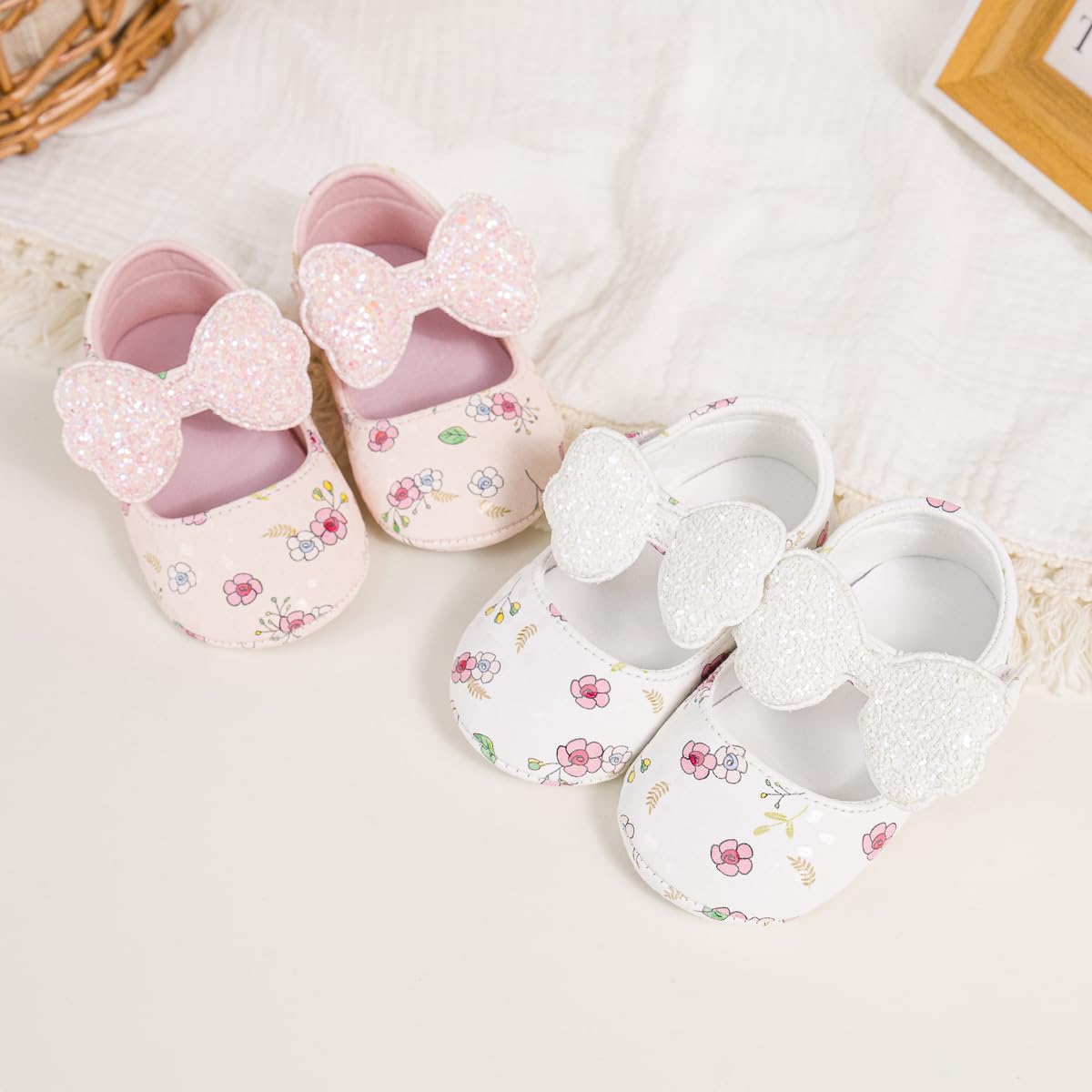 Meckior Zapatos planos de princesa hechos a mano para bebés, niñas y niños, para primeros pasos, de piel sintética suave, antideslizantes, para cuna, vestido de boda