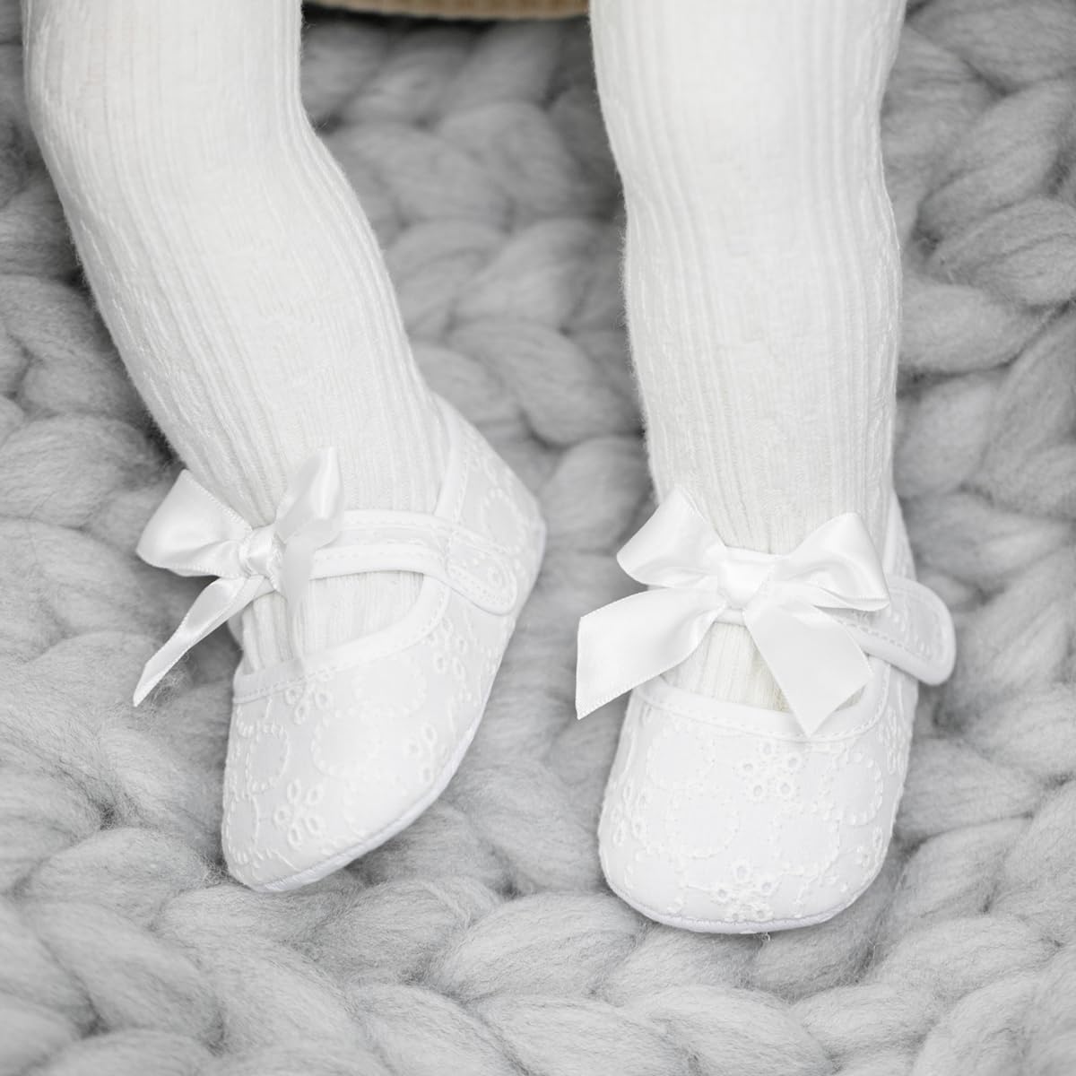 Meckior Zapatos planos de princesa hechos a mano para bebés, niñas y niños, para primeros pasos, de piel sintética suave, antideslizantes, para cuna, vestido de boda