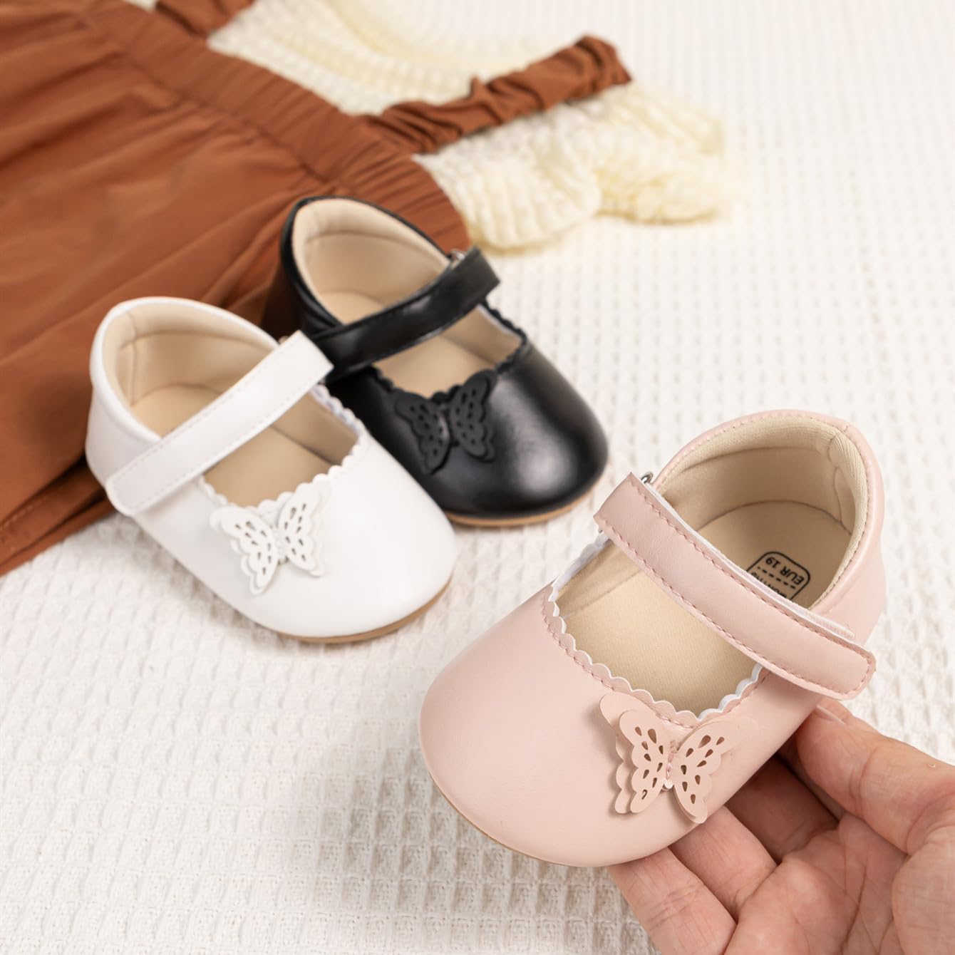 Meckior Zapatos planos de princesa hechos a mano para bebés, niñas y niños, para primeros pasos, de piel sintética suave, antideslizantes, para cuna, vestido de boda