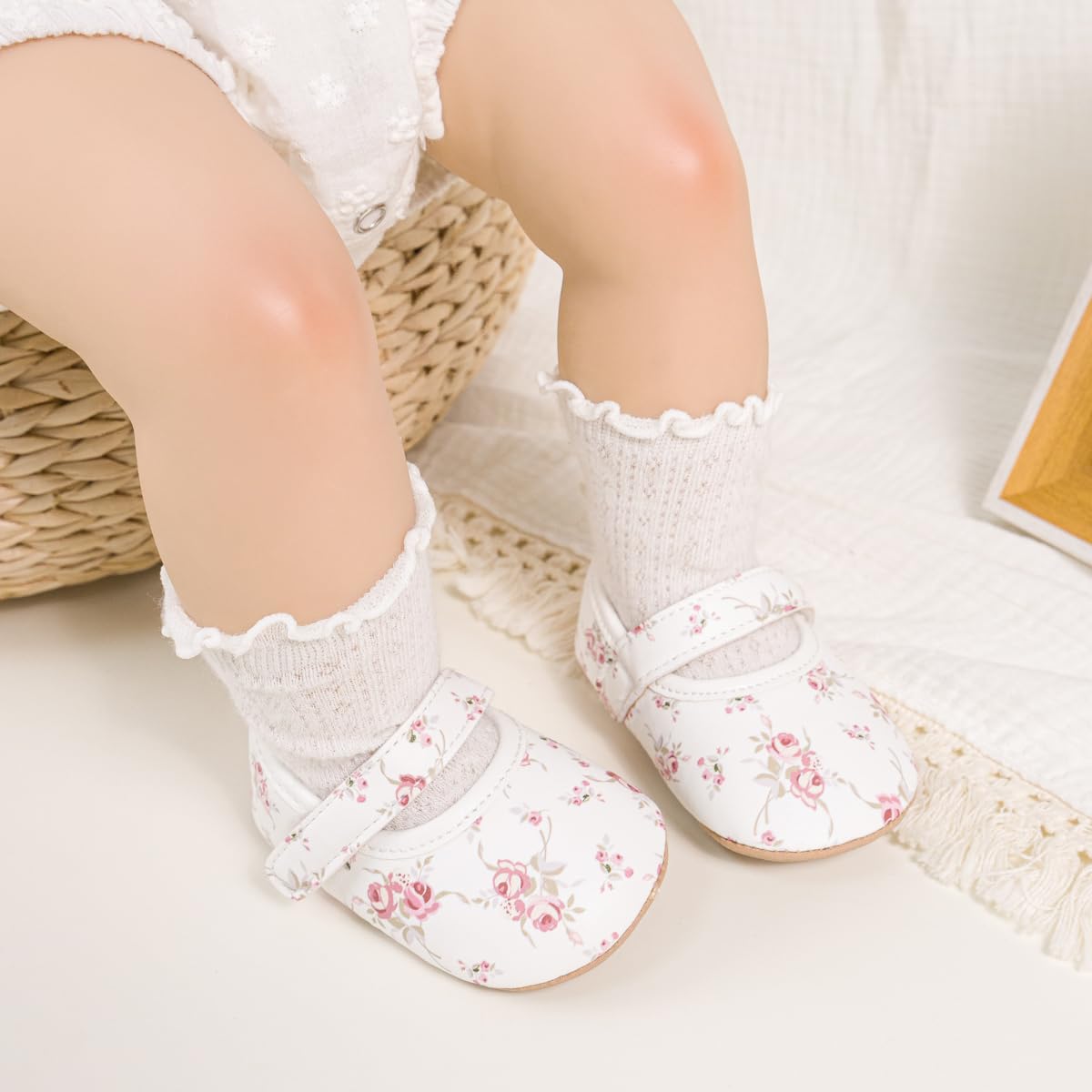 Meckior Zapatos planos de princesa hechos a mano para bebés, niñas y niños, para primeros pasos, de piel sintética suave, antideslizantes, para cuna, vestido de boda