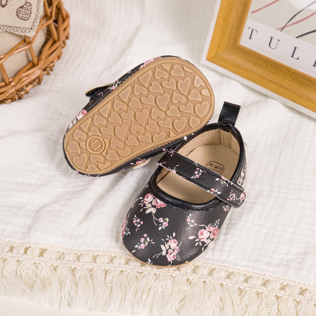 Meckior Zapatos planos de princesa hechos a mano para bebés, niñas y niños, para primeros pasos, de piel sintética suave, antideslizantes, para cuna, vestido de boda