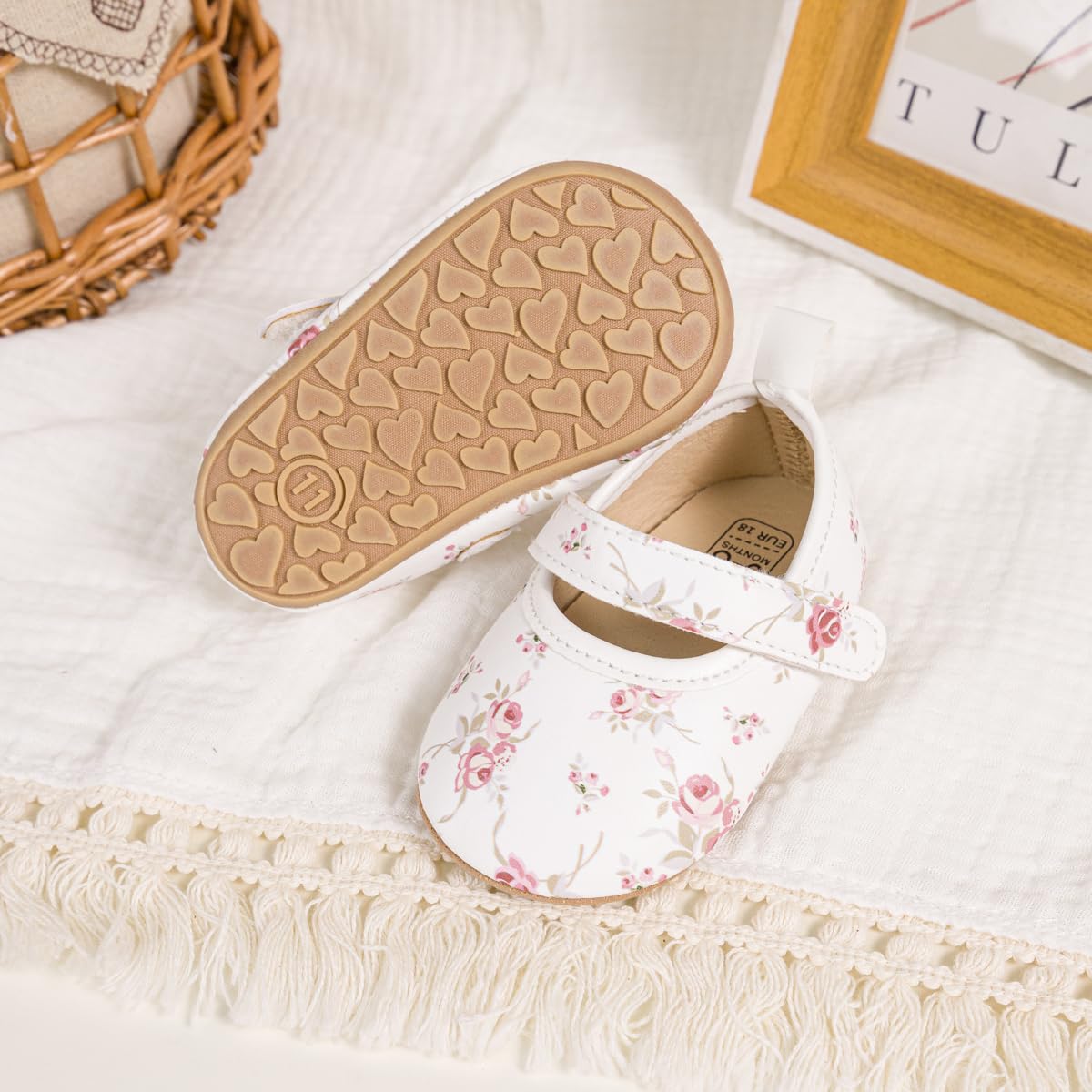 Meckior Zapatos planos de princesa hechos a mano para bebés, niñas y niños, para primeros pasos, de piel sintética suave, antideslizantes, para cuna, vestido de boda