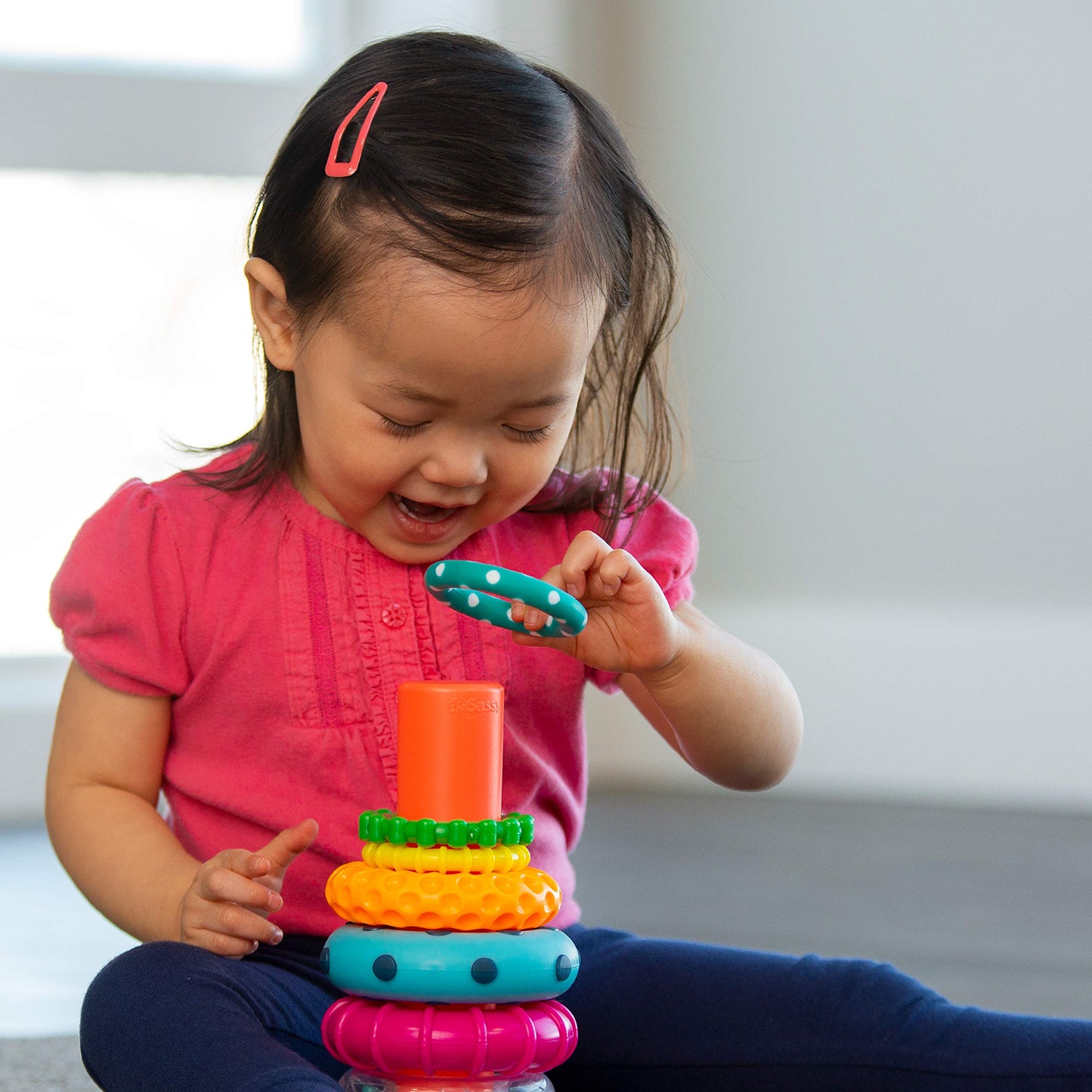 Sassy Stacks of Circles - Juego de 9 piezas para aprender con anillo apilable, para edades de 6 meses en adelante, multicolor