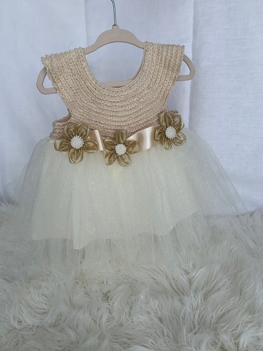 Traje festivo tejido para niña Crema